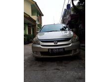 2005 Honda Stream 2.0 2 MPV