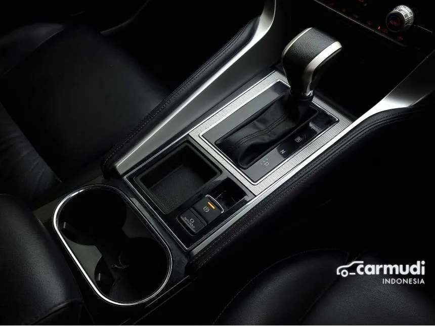 2022 Mitsubishi Pajero Sport Dakar 4x2 SUV