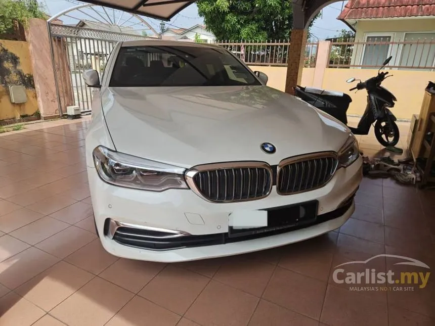 2019 BMW 520i Luxury Sedan