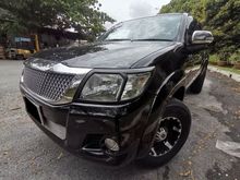 2012 Toyota Hilux 2.5 G VNT Pickup Truck / BENTLEY MUFFLER / TIP TOP ENGINE & TRANSMISSION / TRD / 4 WHEEL DRIVE / 8 YEARS LOAN