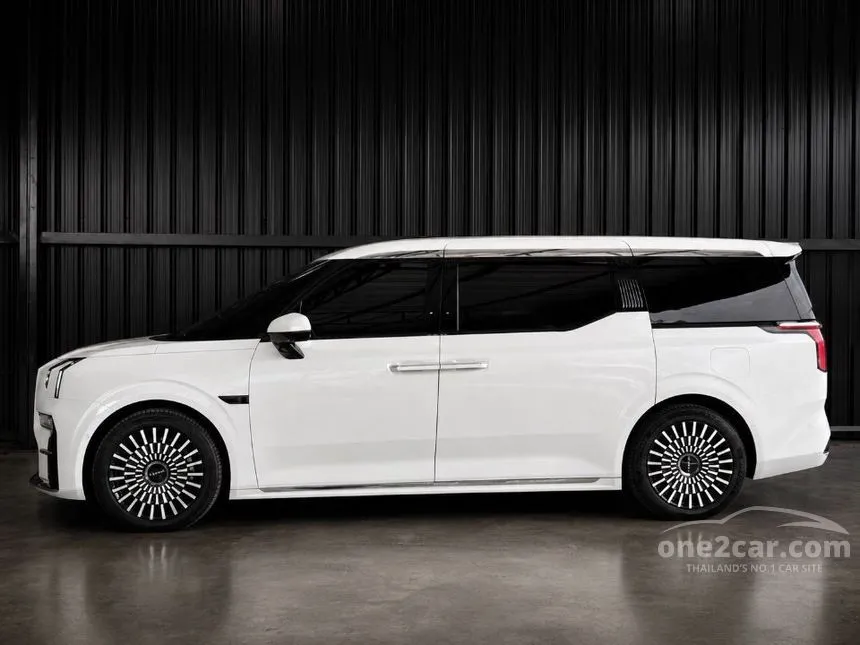 2025 ZEEKR 009 Flagship Van