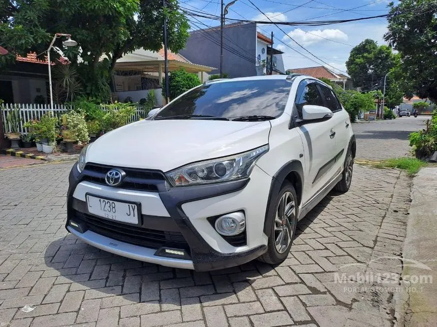 Jual Mobil Toyota Yaris 2017 TRD Sportivo Heykers 1.5 di Jawa Timur Automatic Hatchback Putih Rp 182.000.000