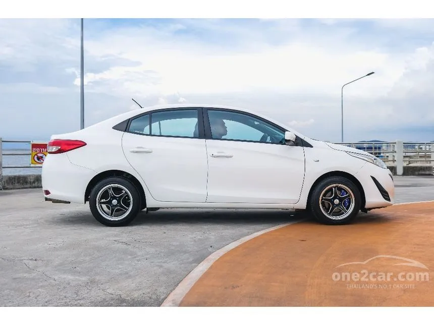 2018 Toyota Yaris Ativ J Sedan