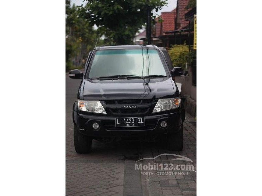 Jual Mobil Isuzu Panther 2005 TOURING 2.5 di Jawa Timur 