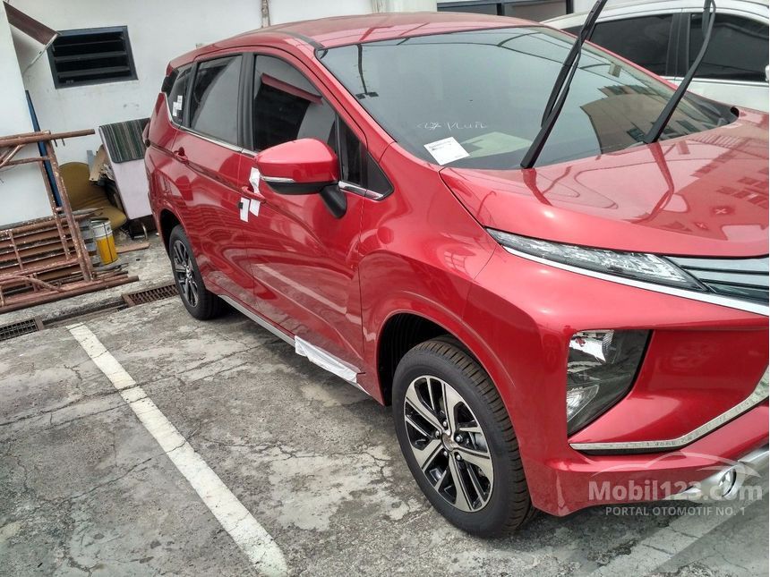 Gambar Mobil Expander Warna Merah 