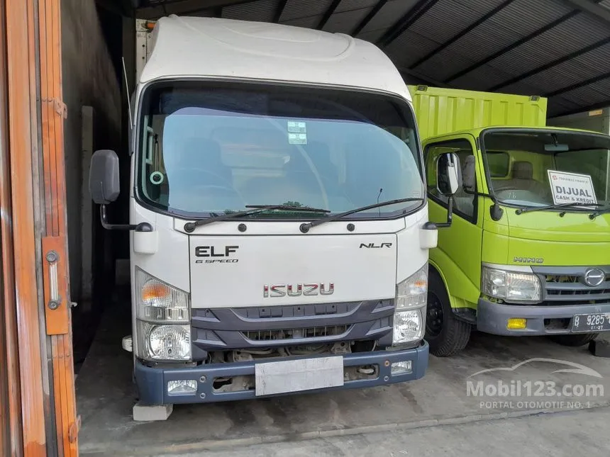 2022 Isuzu Elf NMR L Box Truck