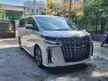 Recon 2022 Toyota Alphard 2.5 SC Unregistered with Sunroof, DIM BSM, 5 YEARS Warranty
