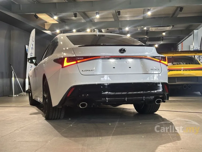 2022 Lexus IS 300 F Sport Sedan