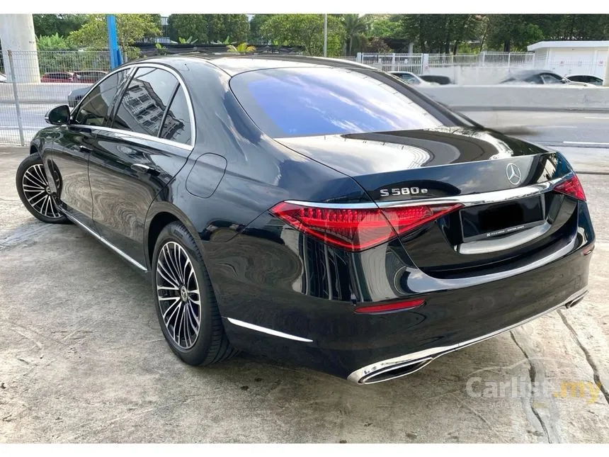 2023 Mercedes-Benz S580e Sedan