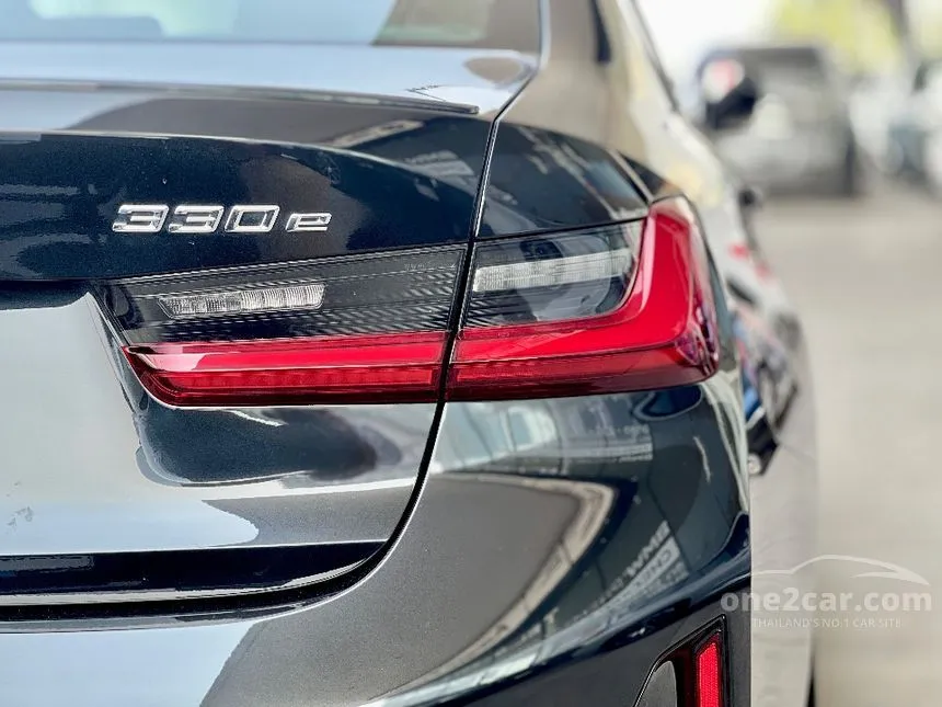 2024 BMW 330e M Sport Sedan