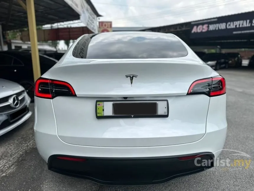 2025 TESLA Model Y Standard Range SUV