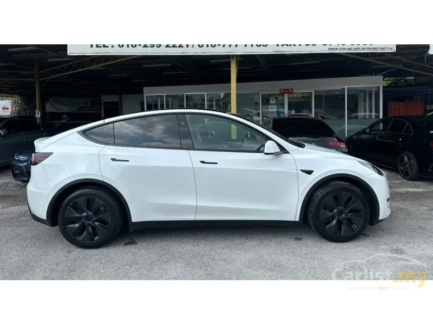 2025 TESLA Model Y Standard Range SUV