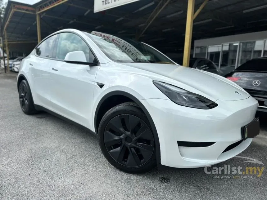 2025 TESLA Model Y Standard Range SUV