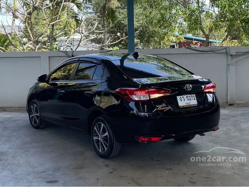 2020 Toyota Yaris Ativ Mid Sedan