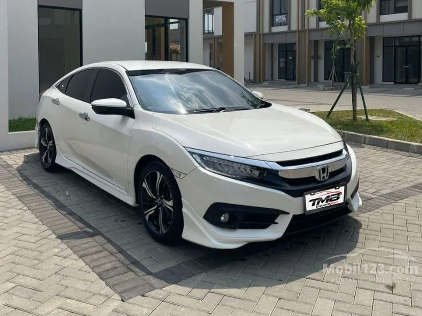 2018 Honda Civic ES Sedan