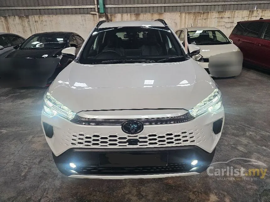2025 Toyota Corolla Cross V SUV