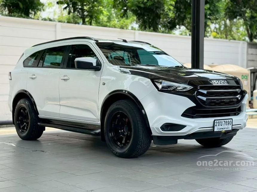 2022 Isuzu MU-X Active SUV