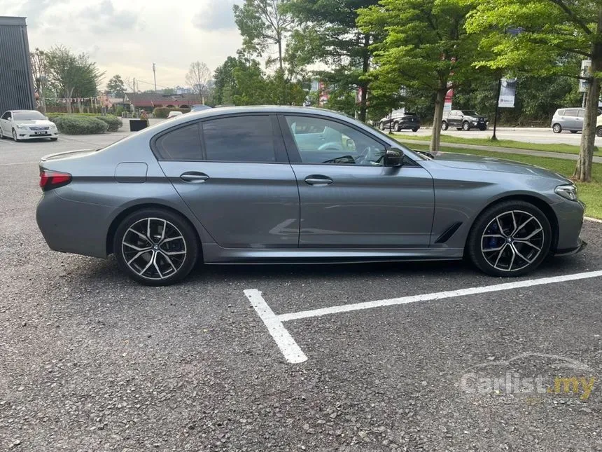 2022 BMW 530e M Sport Sedan