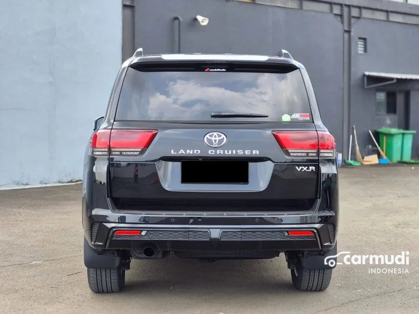 2023 Toyota Land Cruiser 300 VX-R SUV