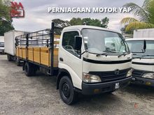 2007 Hino XZU413R 3 Ton 17 Feet Wooden With Railing Lorry