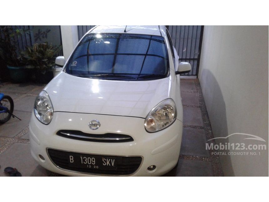 2010 Nissan March XS Hatchback