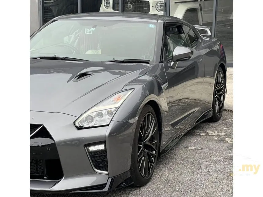 2021 Nissan GT-R Coupe
