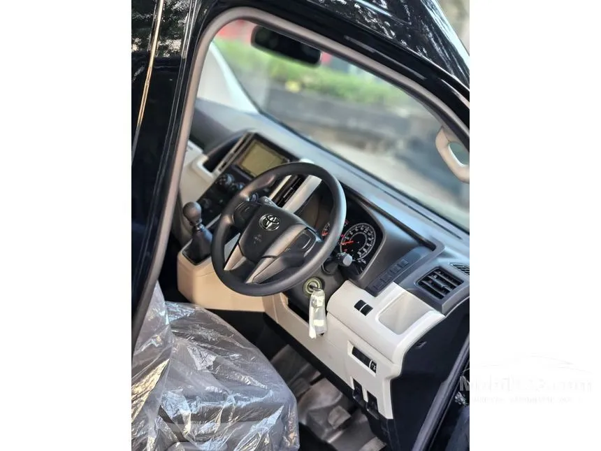2026 Toyota Hiace Premio Van