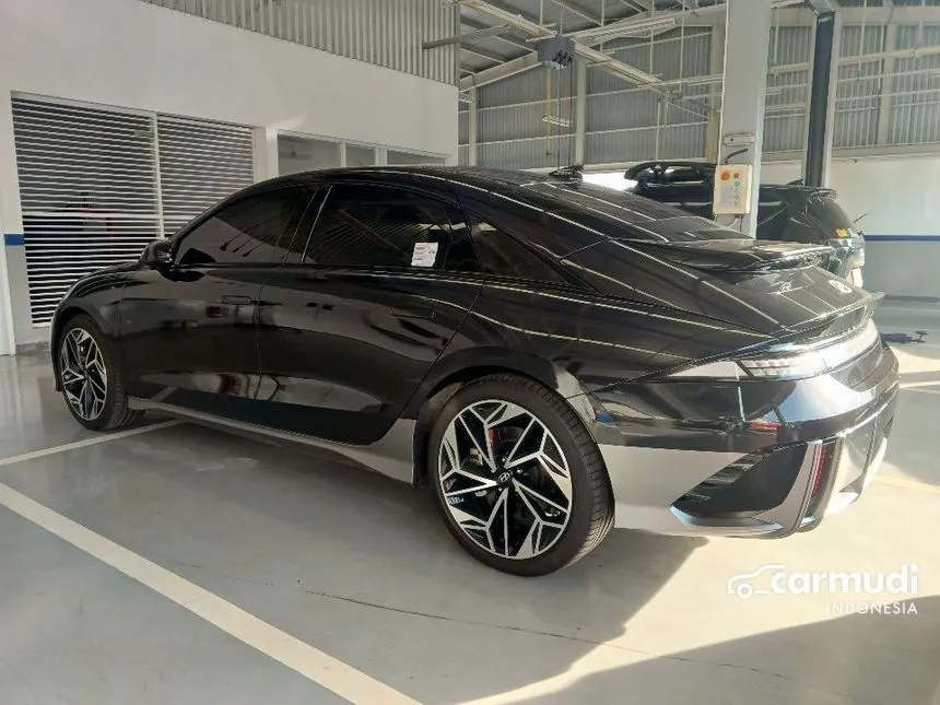 2024 Hyundai IONIQ 6 Signature Long Range Sedan