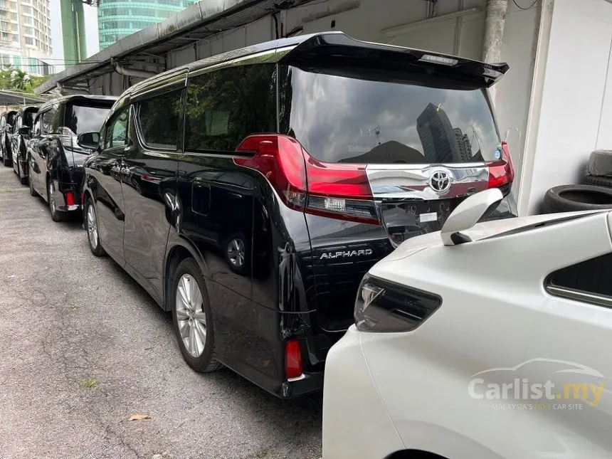 Alphard Footrest: Kenyamanan Ekstra dalam Kabin Mewah