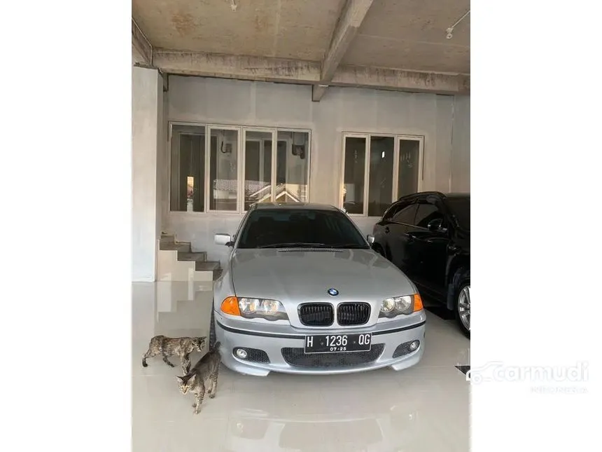 2001 BMW 318i Sedan