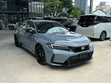 2025 Honda Civic 2.0 Type R Hatchback  (FL5)- Racing Black Package - Tube Genuine Type R Floor Mat - Grade 6A