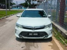 2016 Toyota Camry 2.5 Hybrid Luxury Sedan