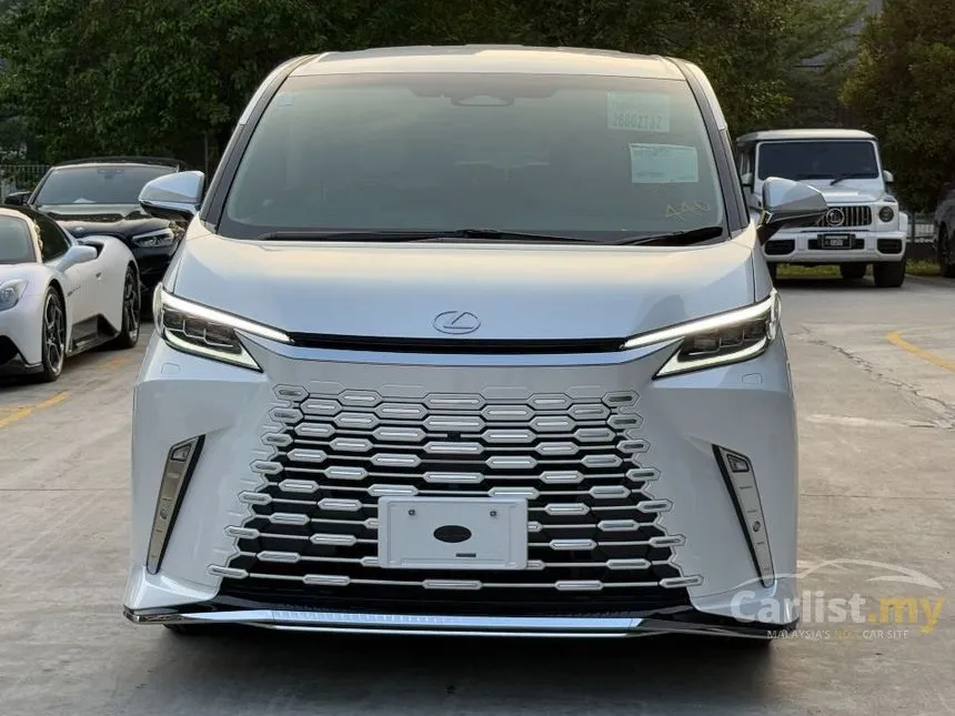2025 Lexus LM 500h Version L 6 Seater MPV