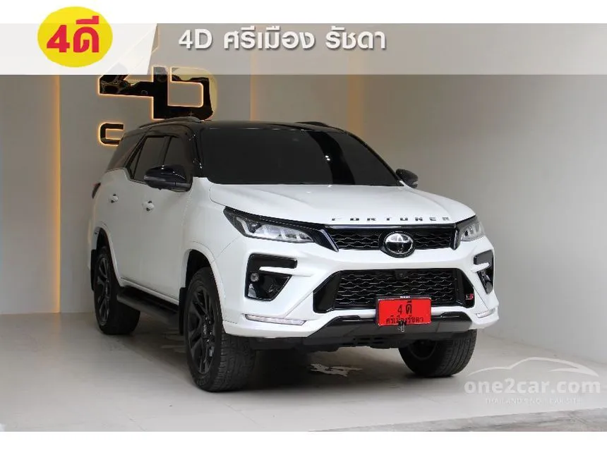 2023 Toyota FORTUNER GR Sport (Black Top) SUV