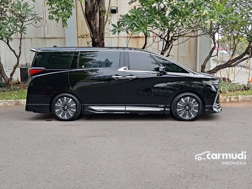 2024 Toyota Alphard HEV Modellista MPV