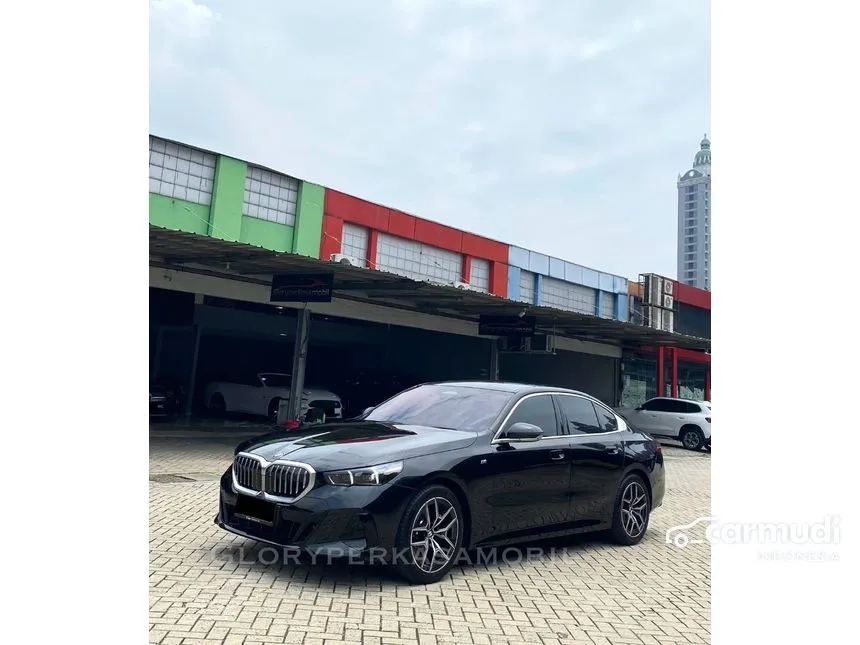 2025 BMW 520i M Sport Sedan