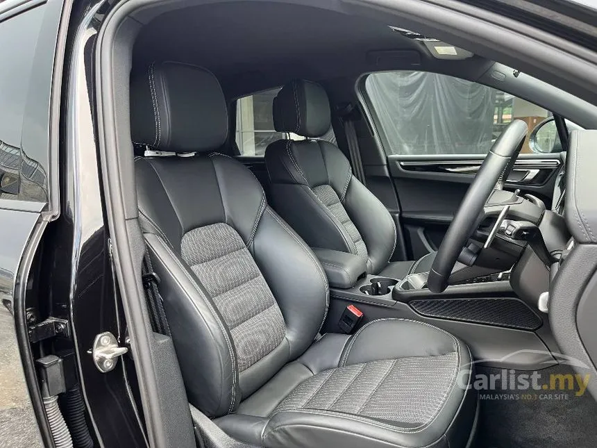 2023 Porsche Macan SUV