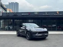 2023 Porsche Macan T 2.0 PDLS +,Sport Chrono,Sport Exhaust,Surround Camera,BSM,Black Interior,Power Boot,Porsche Logo On Headrest