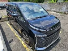 2023 Toyota Voxy 2.0 S-Z , Universal Side Step , 2powerdoor, lane assist , Ready Stock