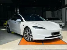 2023 Tesla Model 3 Long Range AWD / Two Tone Interior / Panaromic Roof / Ambient Light /