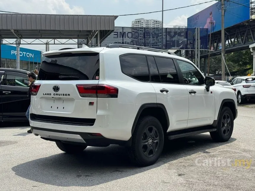 2022 Toyota Land Cruiser GR Sport SUV