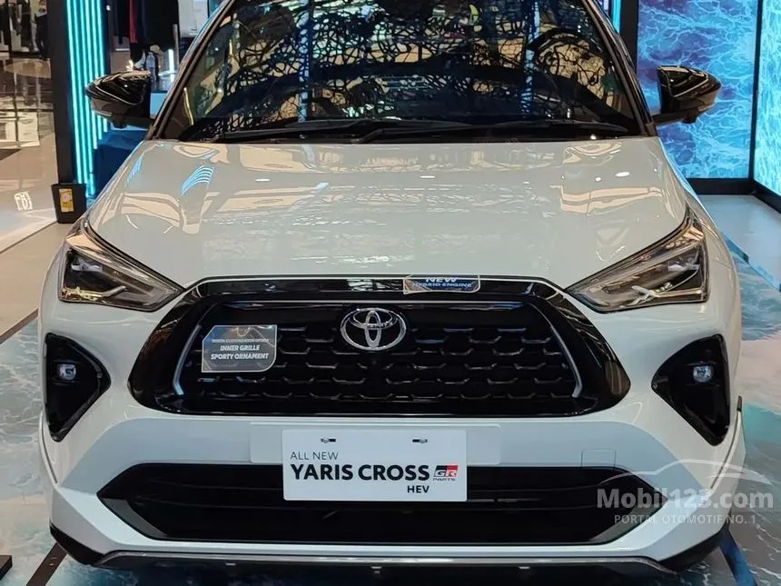 Jual Mobil Toyota Yaris Cross 2023 S HEV GR Parts Aero Package 1.5 di Banten Automatic Wagon Putih Rp 370.000.000