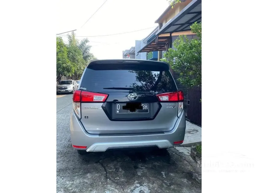 2021 Toyota Kijang Innova V MPV