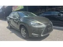 2021 LEXUS NX300 2.0 VERSION L // SUNROOF // TAN LEATHER // REAR ELECTRIC SEAT