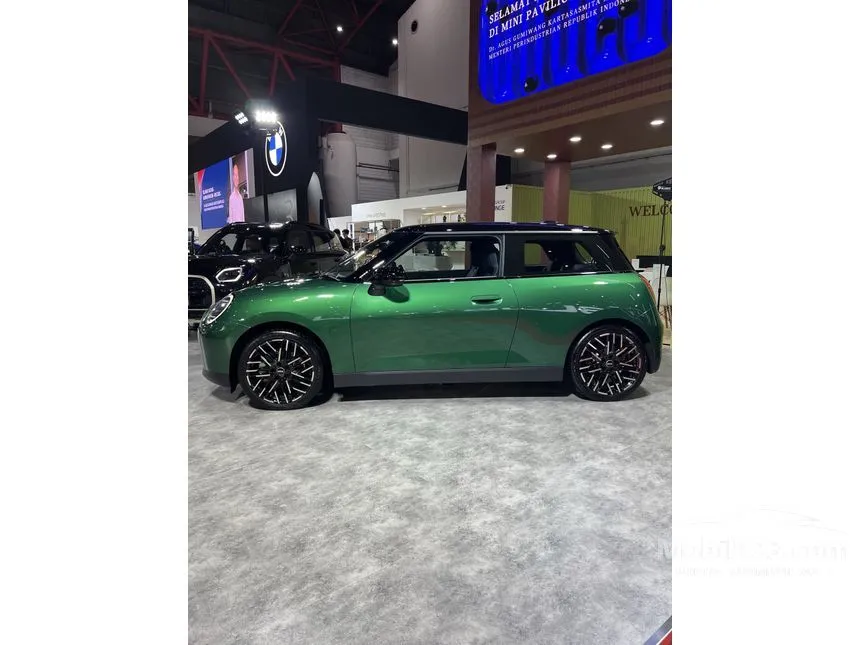 2025 MINI Cooper Cooper SE Hatchback