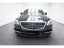 2019 Mercedes-Benz S560 E Hybrid with Full service record and low Millage