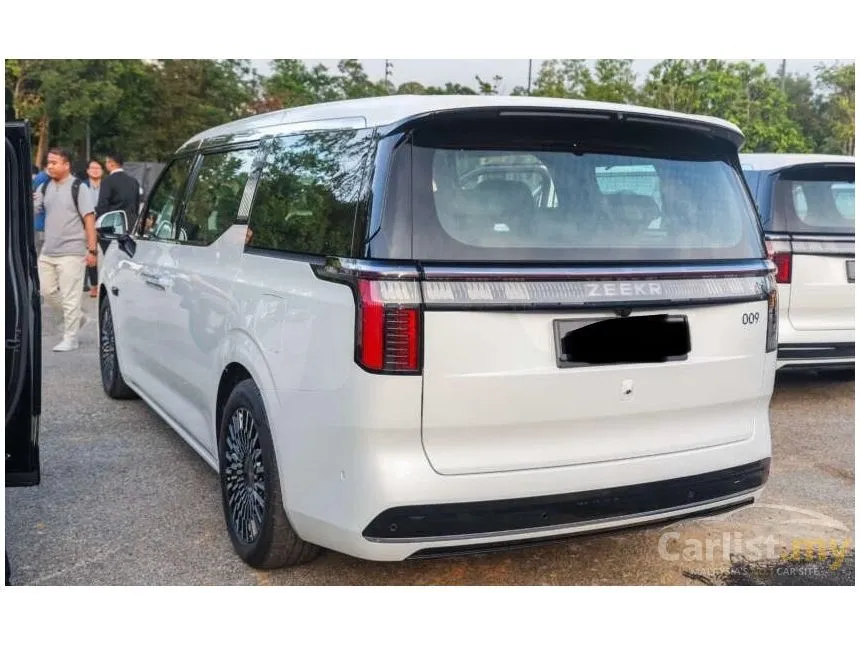 2025 Zeekr 009 Ultra-Luxury MPV