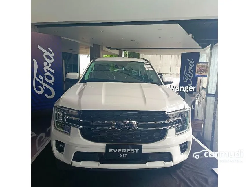 Jual Mobil Ford Everest 2024 XLT 2.0 di Riau Automatic SUV Putih Rp 827.000.000