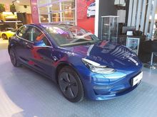 SPECIAL PRICE Tesla Model 3 Standard Range Plus Blue on Black 2020