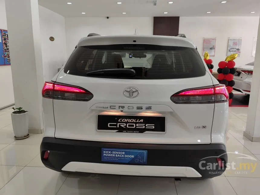 2024 Toyota Corolla Cross V SUV